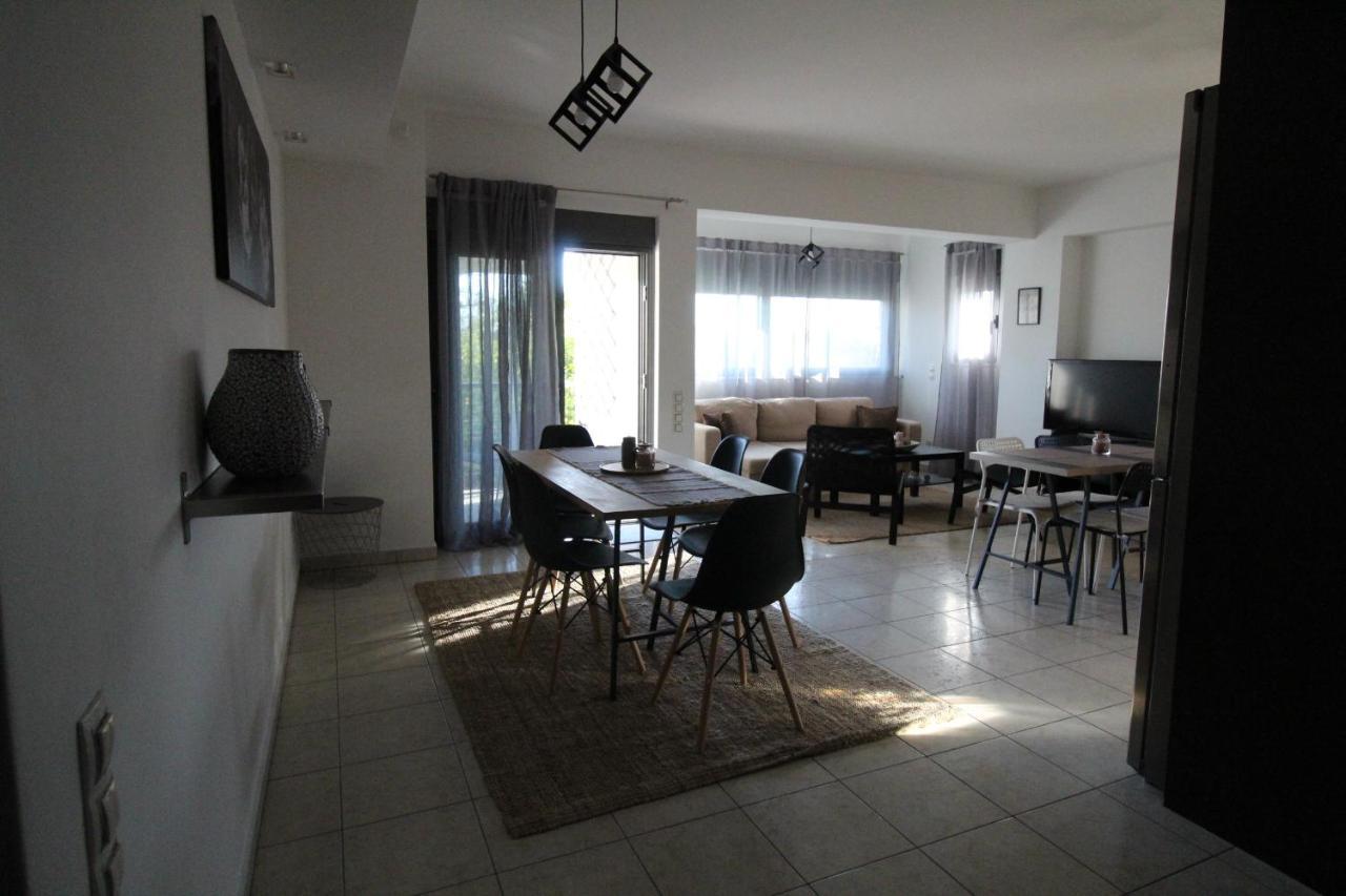 Lovely 2-Bedroom Apartment Αθήνα Εξωτερικό φωτογραφία