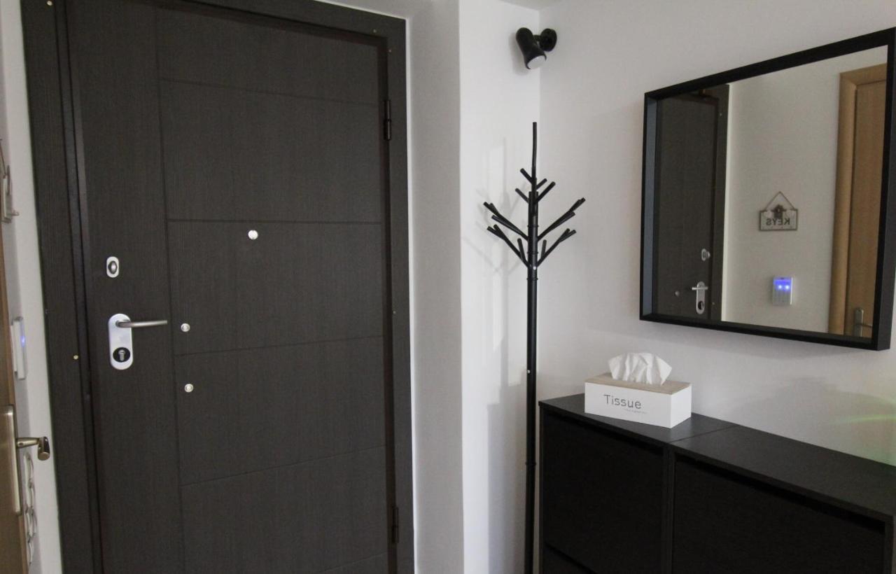 Lovely 2-Bedroom Apartment Αθήνα Εξωτερικό φωτογραφία